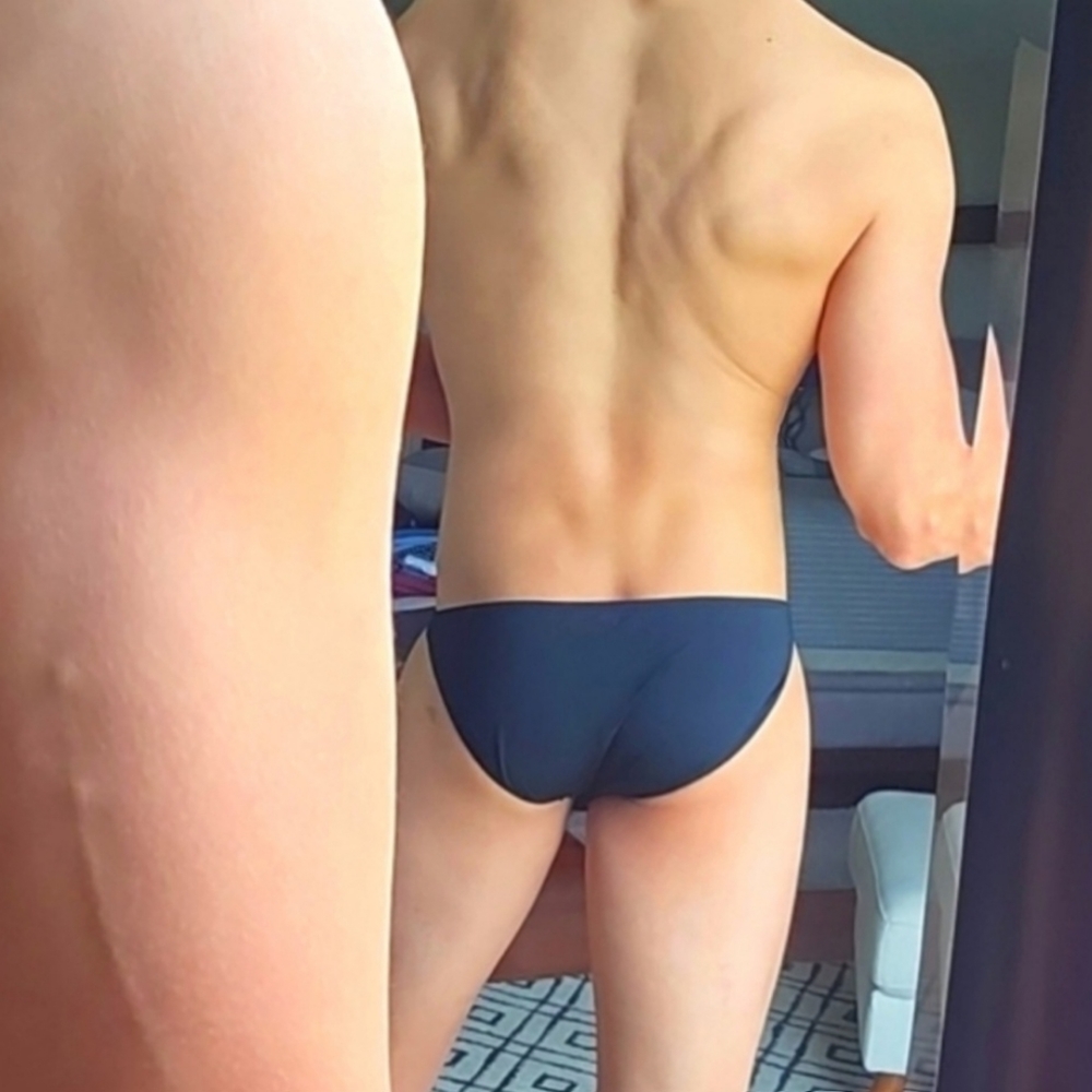 Black bikini - Picture 5 of 5